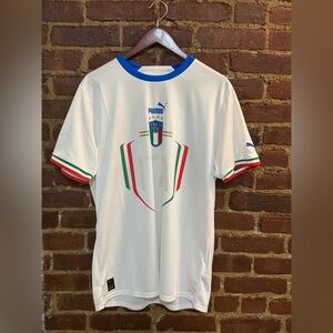 PUMA Italy FIGC 2022-2023 Replica Away Soccer Jersey
Men's Size Large NWT